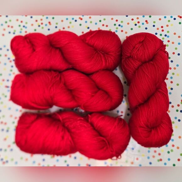 NIP LOOPS & THREADS VALUE PACK KNITTING YARD RED TOTAL 2120 YDS - Picture 1 of 8